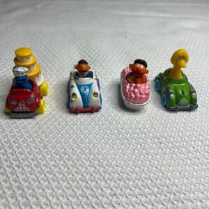 VTG Playskool Sesame Street MiniCar Lot Bert Ernie Big Bird Cookie Monster 1980s